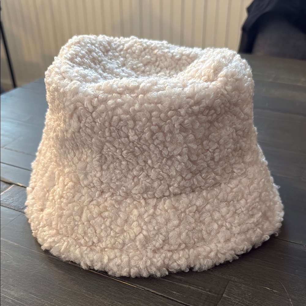 Cream “Teddy” Bucket Hat